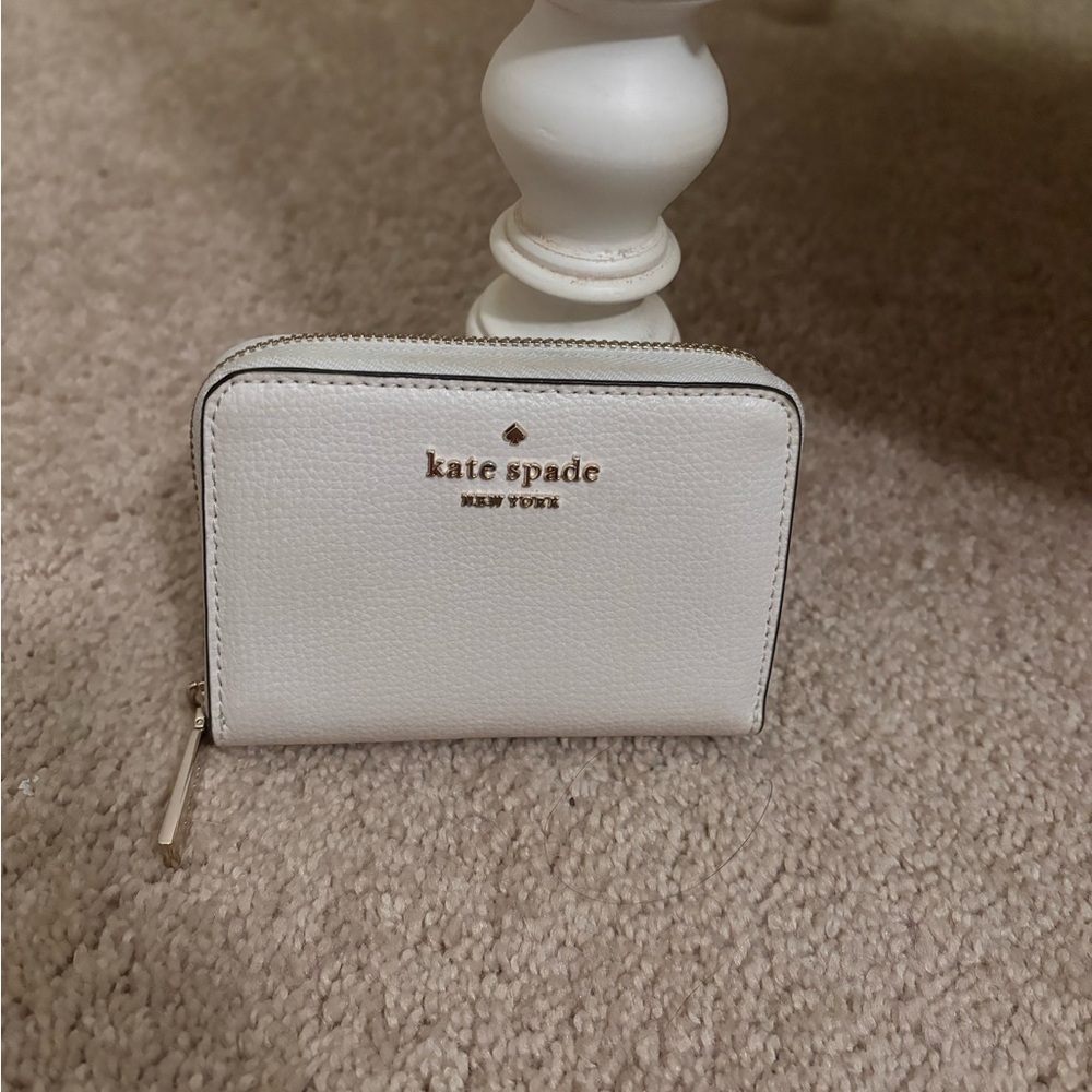 BRAND NEW Kate Spade Cream Wallett